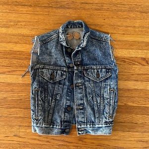 RARE vintage Levi’s women’s vest from 1980s. Acid wash Denim. XS